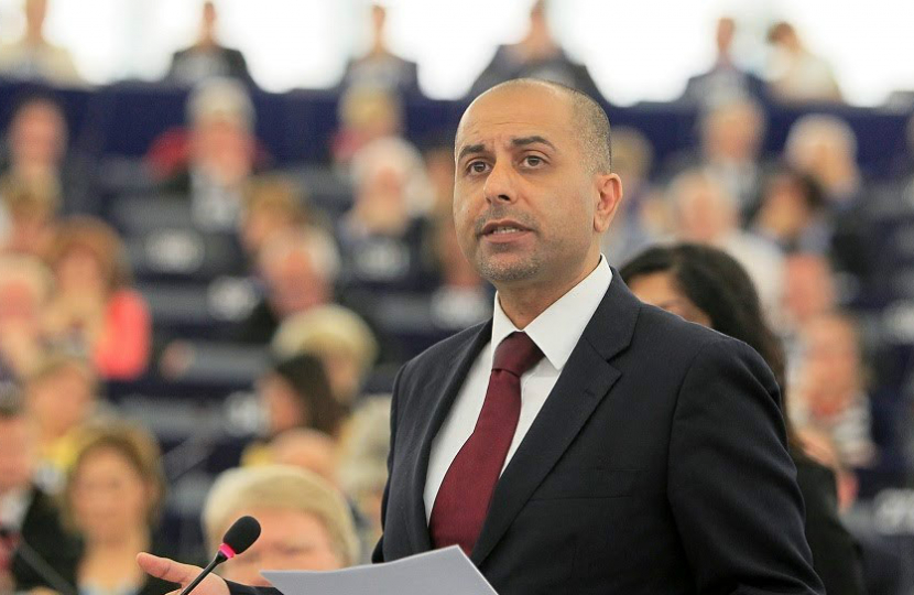 Sam speaking in the European Parliament 