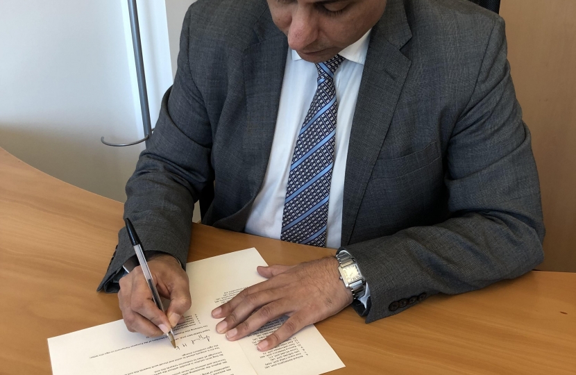 Sajjad Karim MEP signing the letter to PM Khan, PM Modi, High Rep Mogherini & President Tajani.